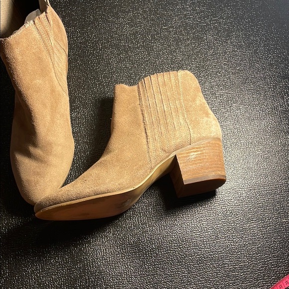 Dolce Vita Tan Suede Ankle Booties with Elastic Panels - Picture 2 of 6